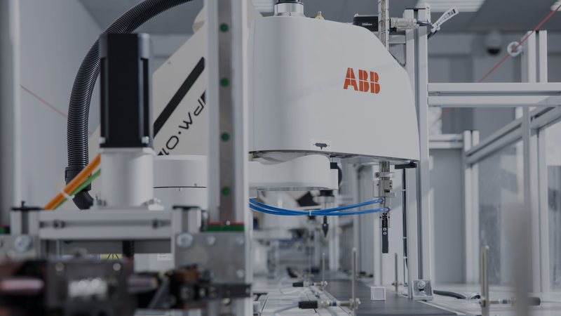 Foto: Roboterarme in einer Versuchsanlage für digitale Fertigung — Symbolbild aus dem Bildpool der Rubrik, nicht vom Ereignis selbst.