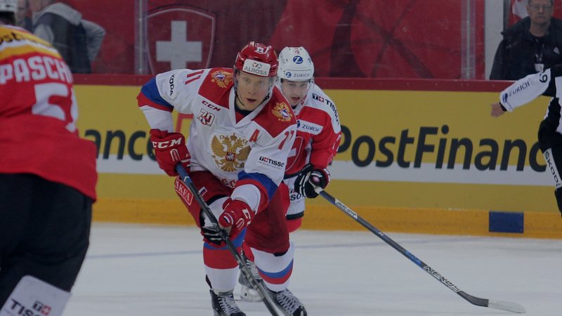 Foto: Eishockey-Szene mit Schweizer Nationalspielern beim Euro Hockey Challenge — Symbolbild aus dem Bildpool der Rubrik, nicht vom Ereignis selbst.